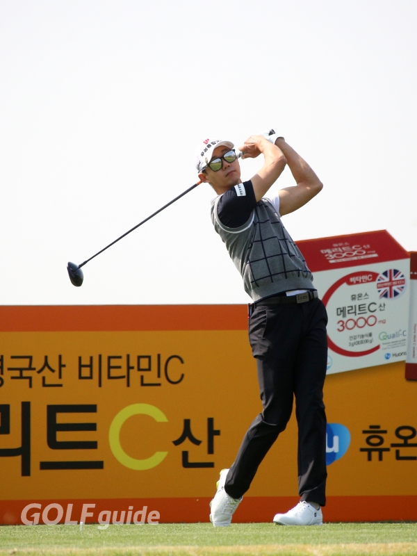 제2회 휴온스 엘라비에 셀러브리티 프로암 1R 이동하 티 샷
