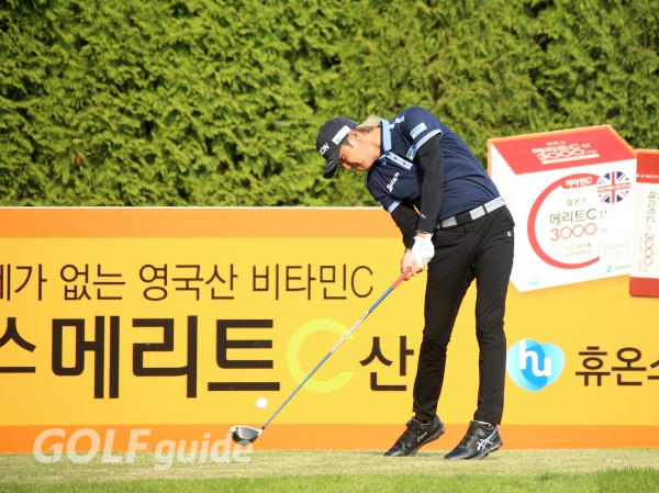 제2회 휴온스 엘라비에 셀러브리티 프로암 1R 허인회 티 샷
