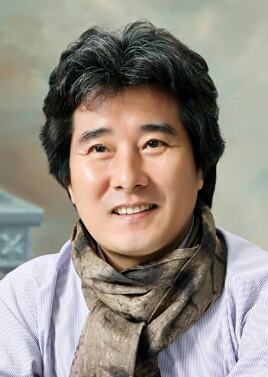 윤쌍웅 화백