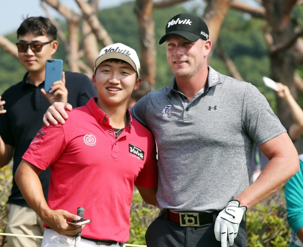 결승에서 맞붙은 김홍택과 팀 버크