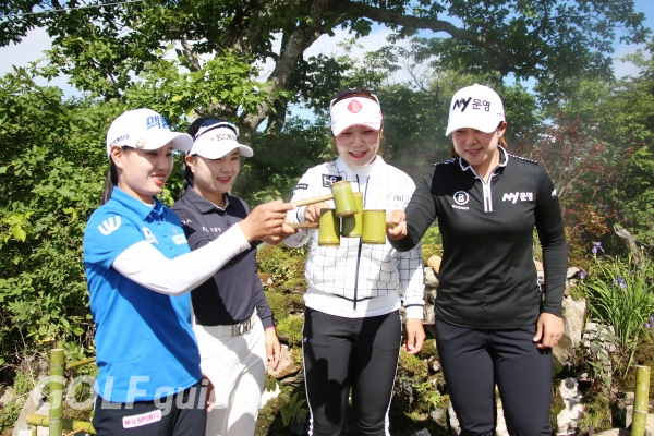 발왕산 정상에서...맥콜 · 용평리조트 오픈 with SBS Golf 포토콜