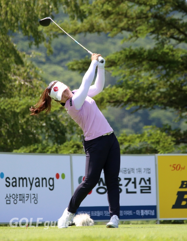 맥콜 · 용평리조트 오픈 with SBS Golf 1R 이소영 티 샷