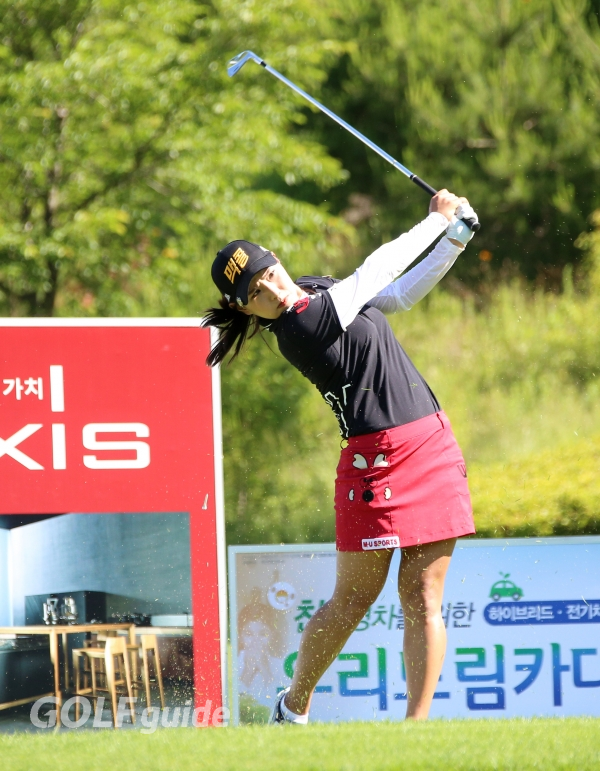 맥콜 · 용평리조트 오픈 with SBS Golf 1R 김보배2 아이언 티샷