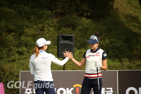 화이팅!...OK저축은행 박세리 INVITATIONAL 1R 1번홀 김혜선2,황율린