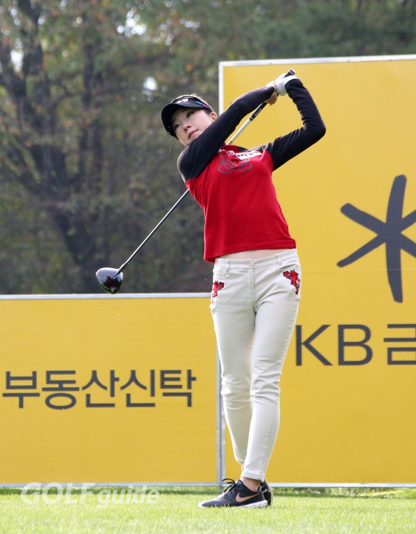 KB금융 스타챔피언십 2R 2번홀 황율린 티 샷
