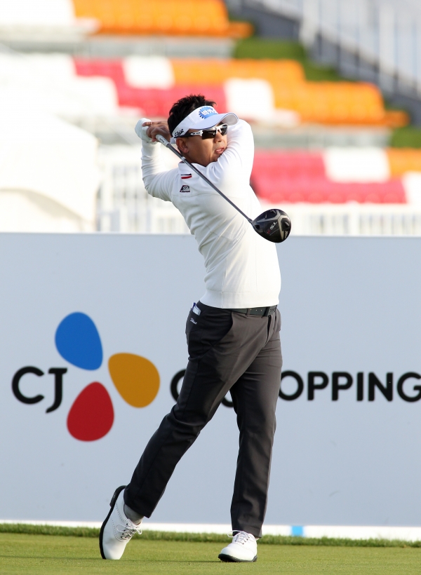 박상현이 1라운드 10번홀에서 티샷을 하고 있다.(사진 제공:JNA GOLF)