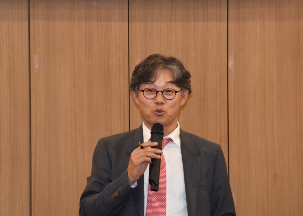 권성호 자문위원이 코스 관리에 대해 설명하고 있다.