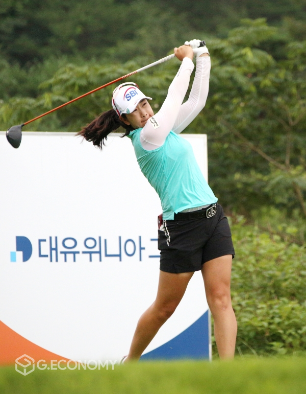 2020 대유위니아 MBN 여자오픈 1R 김아림 1번홀 티 샷