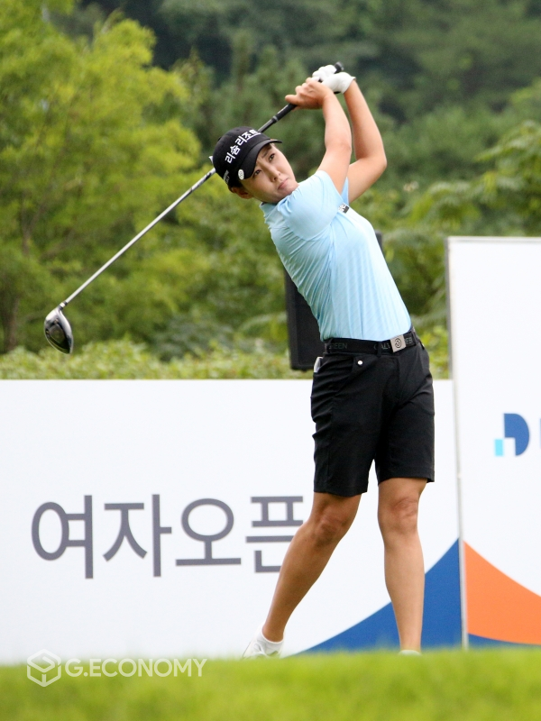 2020 대유위니아 MBN 여자오픈 1R 홍진주 1번홀 티 샷