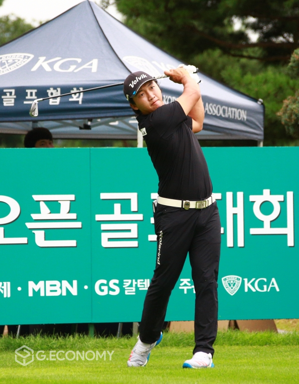 제39회 GS칼텍스 매경오픈 1R 김홍택 티 샷