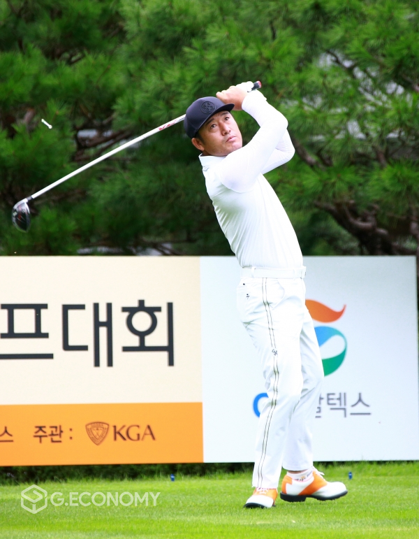 제39회 GS칼텍스 매경오픈 1R 최호성 티 샷