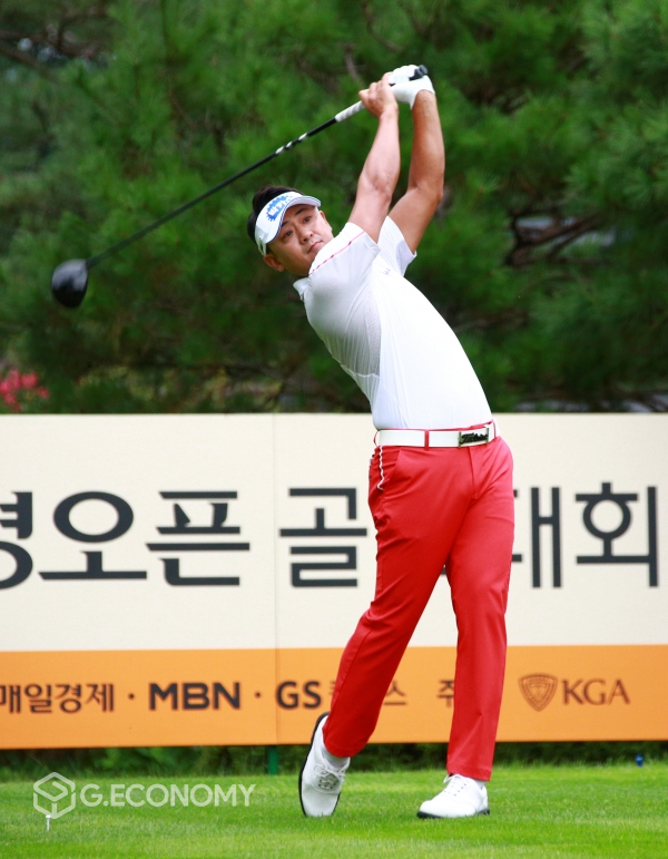 제39회 GS칼텍스 매경오픈 1R 박상현 티 샷