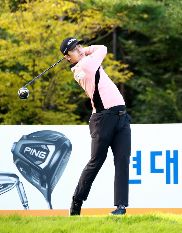 현대해상 최경주 인비테이셔널 1R 김비오 티 샷