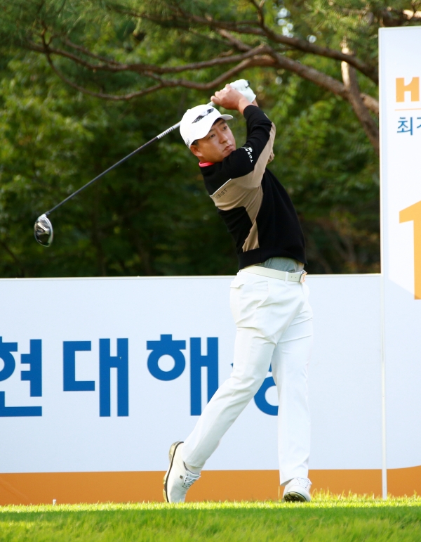 현대해상 최경주 인비테이셔널 김승혁 티 샷