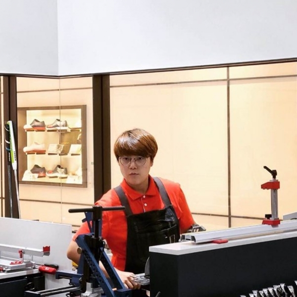 작업 중인 필자