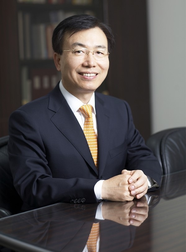 김석수 동서식품 회장