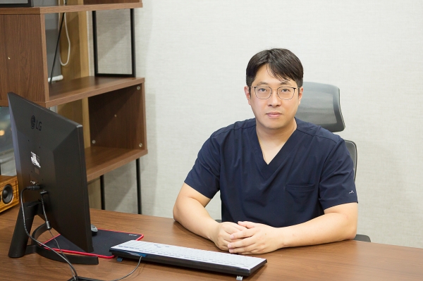 사진: 한방치료카네트워크 청라 가정동점 루원365한의원 최경준 원장
