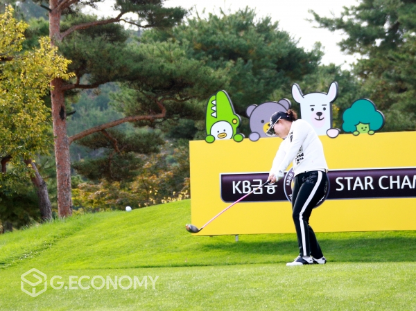 KB금융 스타챔피언십 1R 1번홀 정희원 티 샷