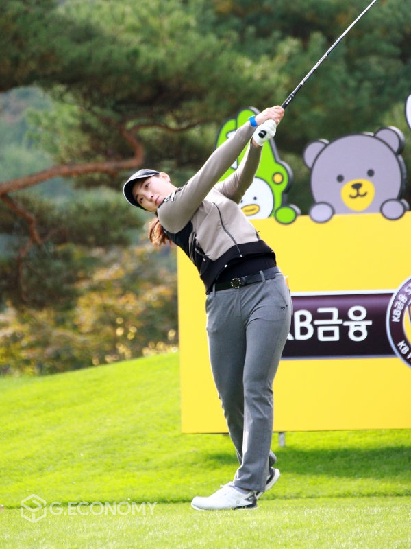 KB금융 스타챔피언십 1R 강지선 티 샷