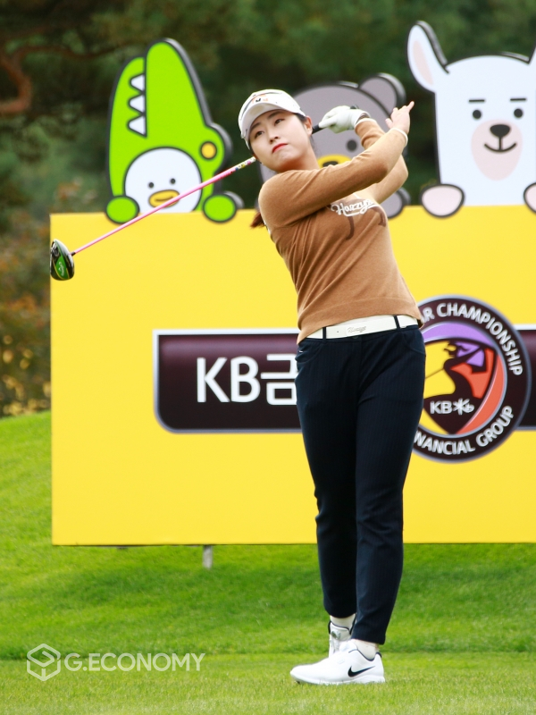 KB금융 스타챔피언십 2R 김우정 티 샷